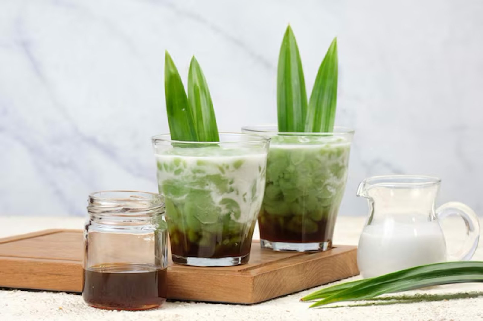 es-cendol-dawet-is-indonesian-traditional-iced-dessert-made-from-rice-flour-palm-sugar-coconut_431906-5734
