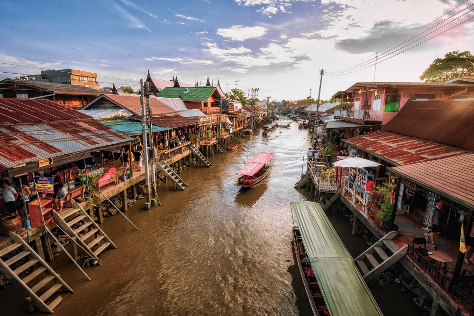Amphawa Floating Market, Samut Songkhram markets in bangkok