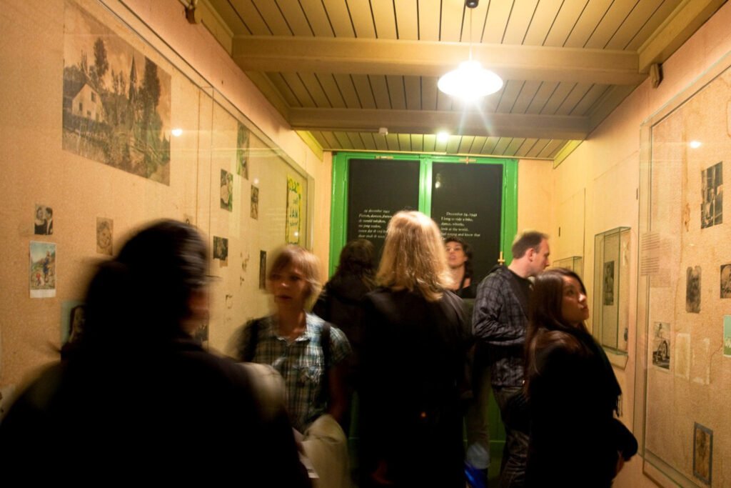 G_bFXUWB8dSTBca8Yq_D.jpg__2160x926_q85_crop_subject_location-1320,726_subsampling-2_upscale-2 best things to do in amsterdam
