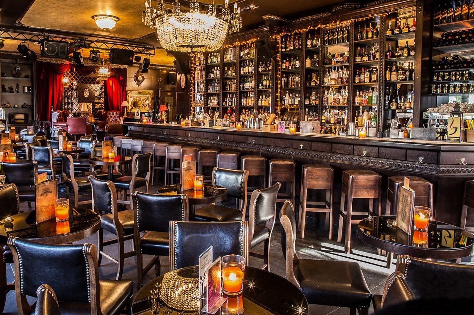 kafodeio-elliniko best bars in thessaloniki