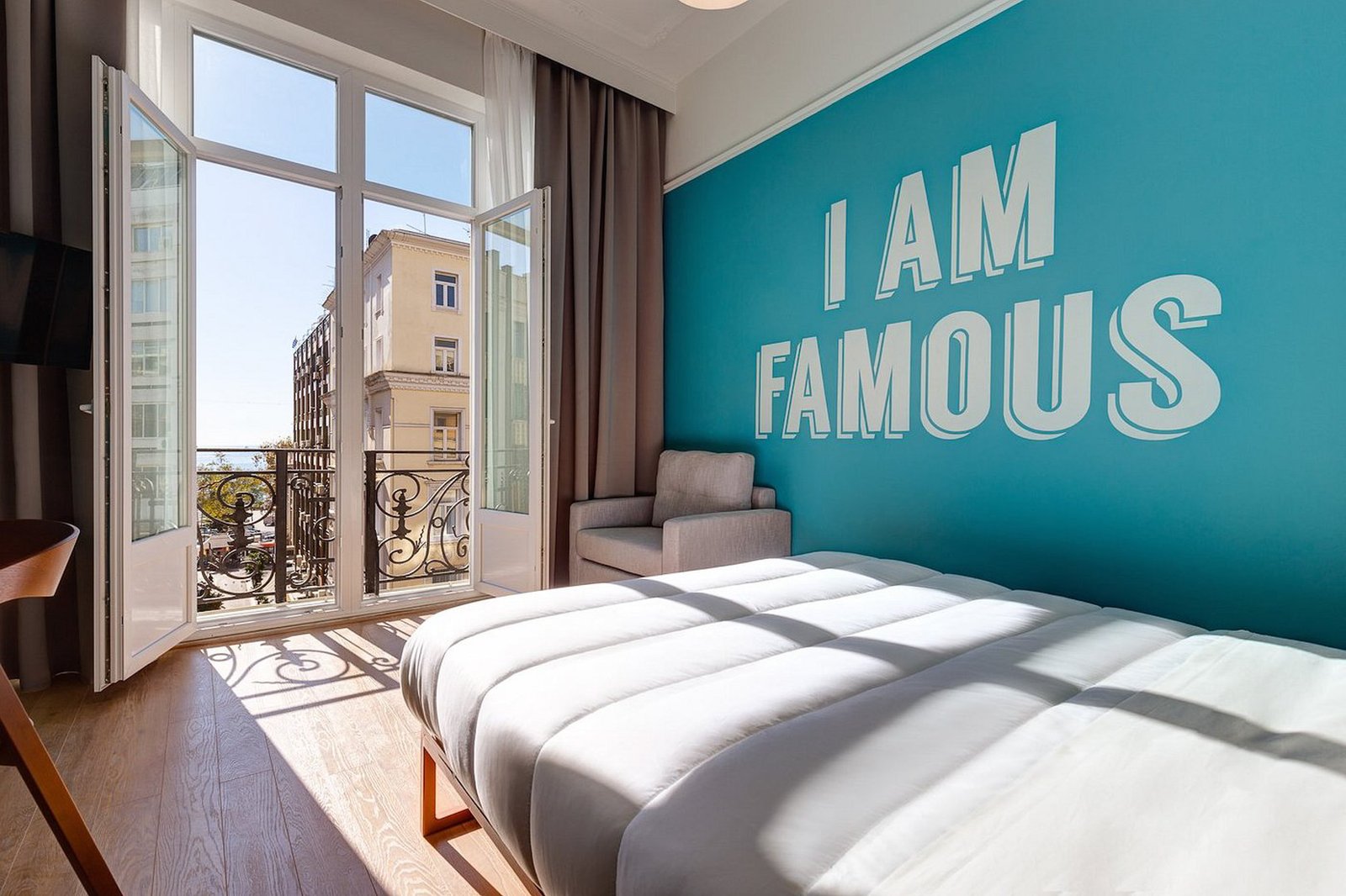 large-sea-view-room-41-2 budget hotels in Thessaloniki