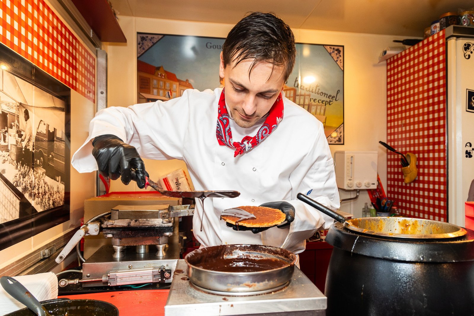 what to eat in amsterdam / typical Dutch food in Amsterdam