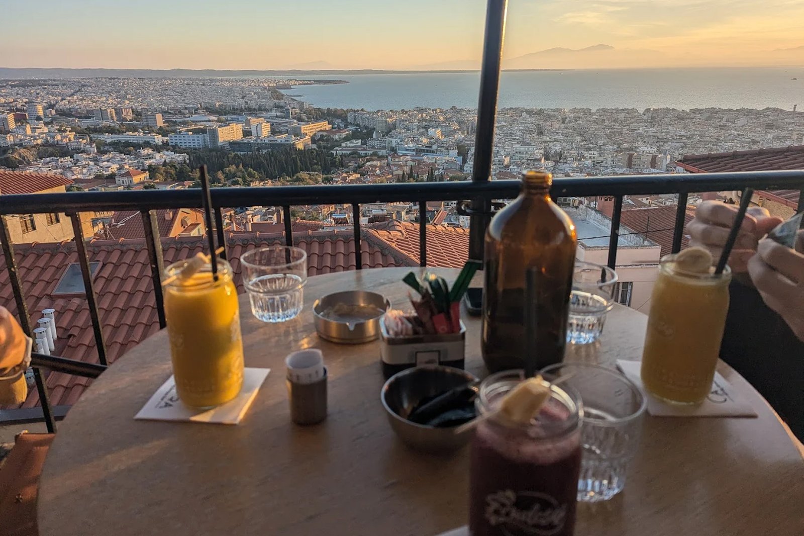 unnamed (1)-2 best bars in thessaloniki