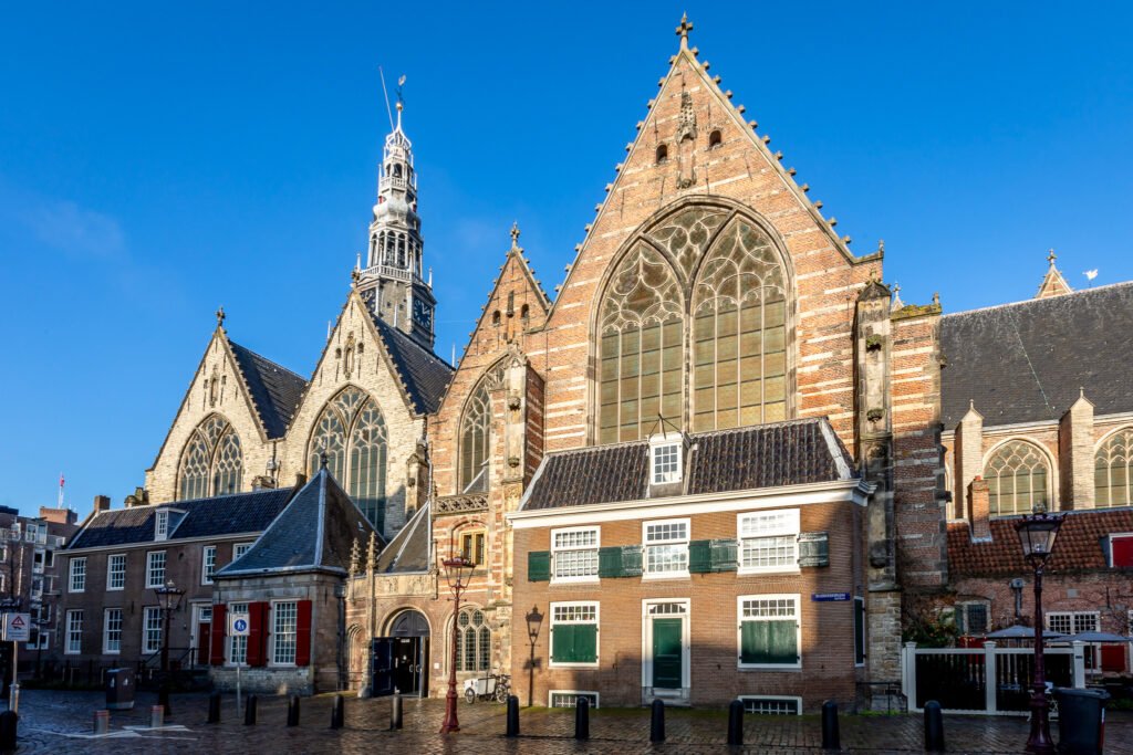 20211216-OudeKerk-7046-2 things to do in amsterdam for free
