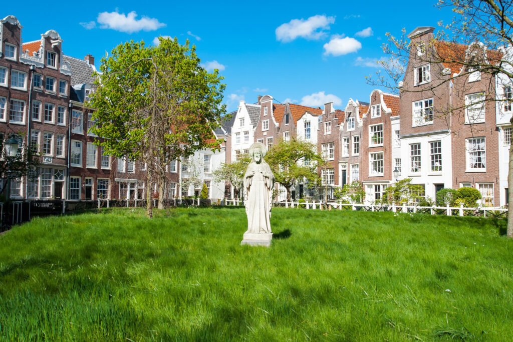 begijnhof-amsterdam-hd-2 things to do in amsterdam for free
