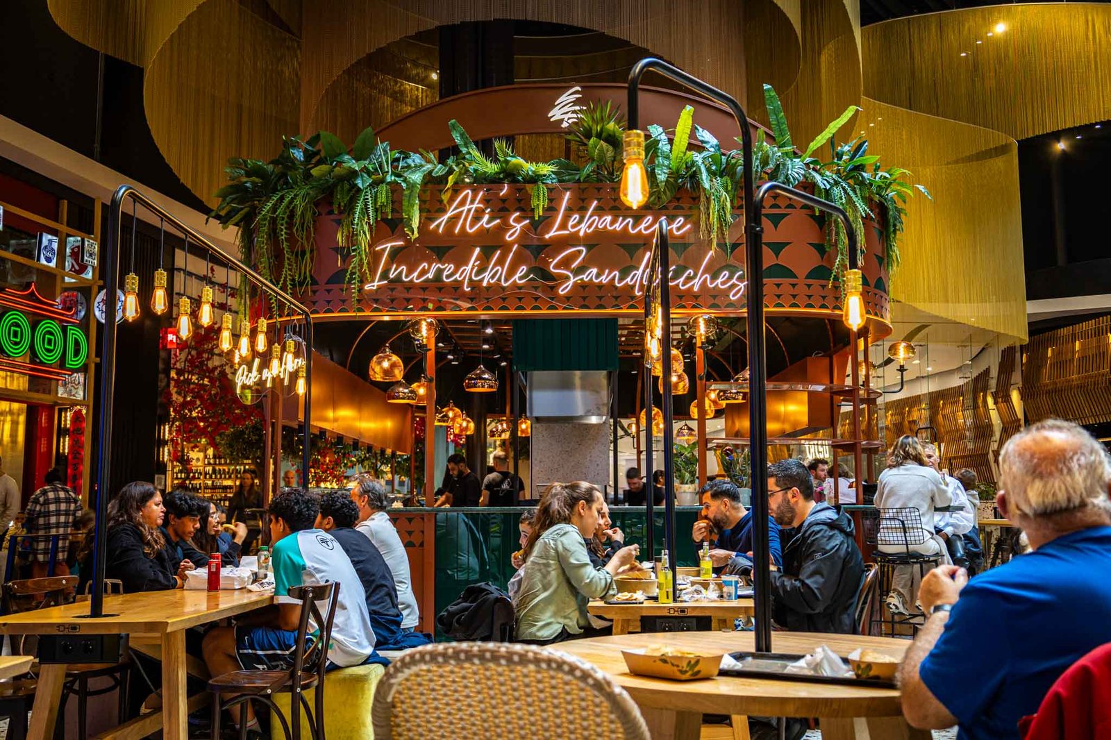 View of Ali’s Lebanese Incredible Sandwiches in Westfield Mall of The Netherlands - Yati Travel